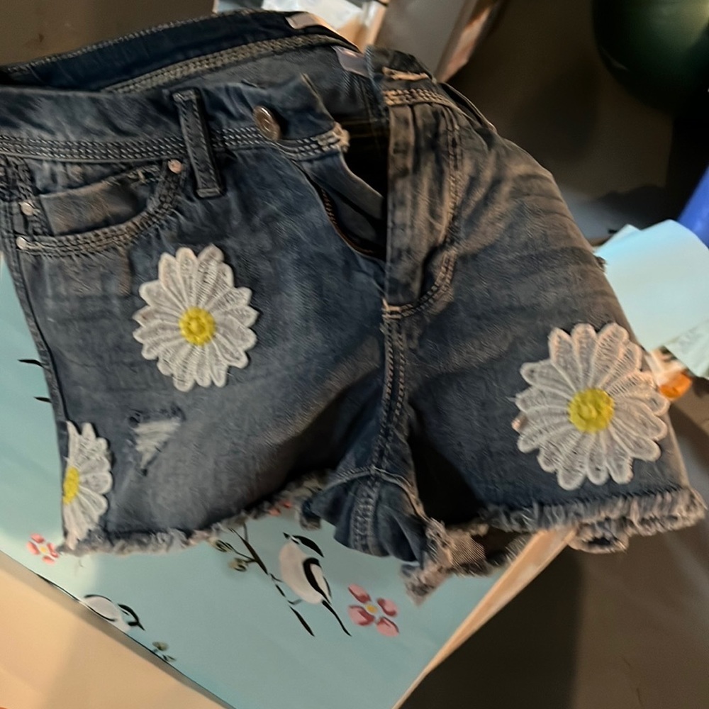 Only wore a couple of times , very cute shots